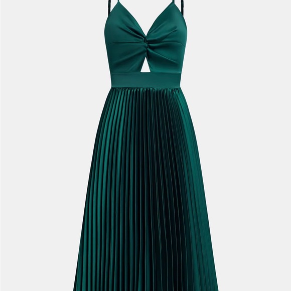 Cupshe Emerald Pleated Midi Dress - Picture 2 of 3